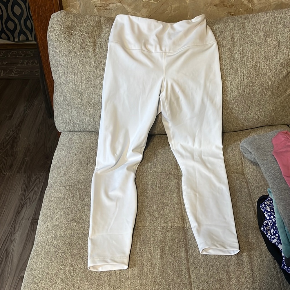 I am selling white leggings, size small, super soft and cozy